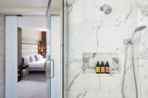 Superior Double Room | Bathroom | Shower, rainfall showerhead, designer toiletries, hair dryer - Eccleston Square Hotel (London)
