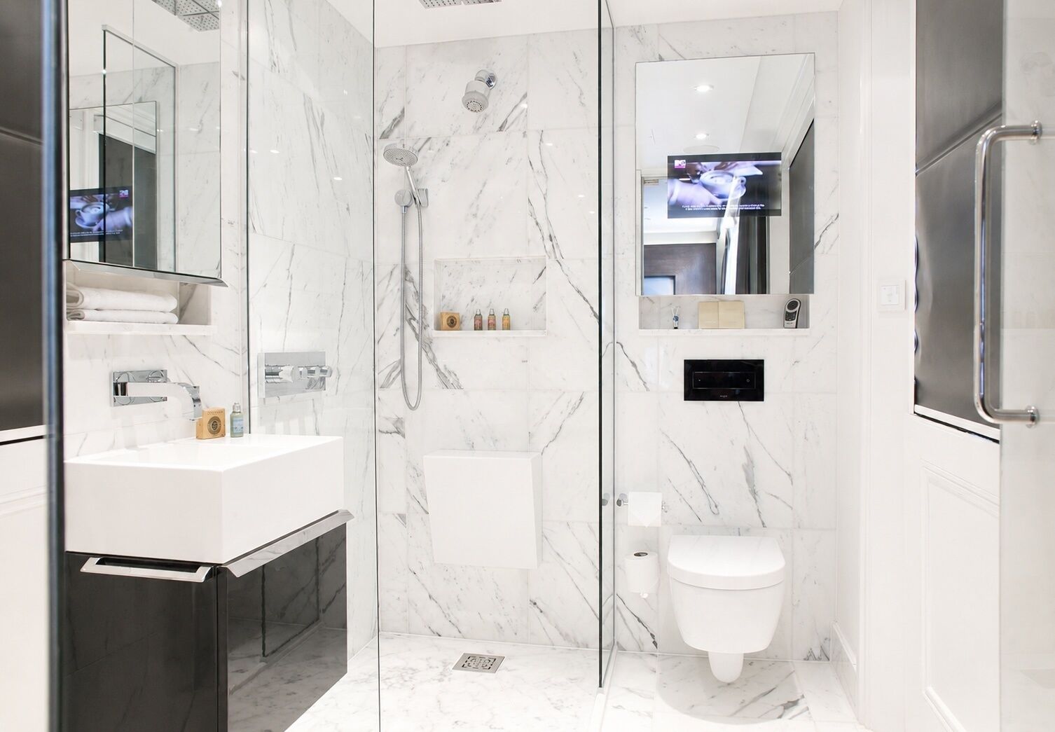 Superior-Doppelzimmer | Badezimmer | Dusche, Regendusche, Designer-Toilettenartikel, Haartrockner