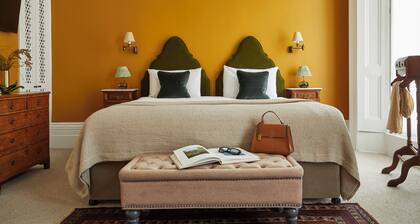 Georgian House Hotel