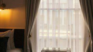 Pimlico Cosy, Bower House Building