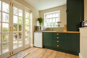 Basement Garden Apartment | Private kitchen | Fridge, microwave, stovetop, toaster