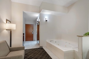 Standard Suite, 1 King Bed, Non Smoking | Premium bedding, individually furnished, desk, laptop workspace