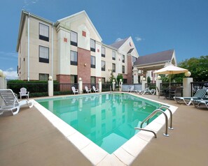 Seasonal outdoor pool, sun loungers