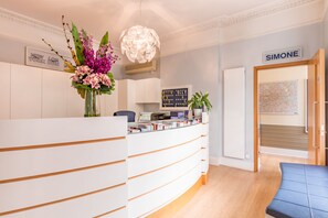 Reception - Luna Simone Hotel (London)