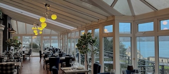 Nomi Rooms and Restaurant
