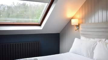 Habitación básica doble | Caja de seguridad en la habitación y decoración personalizada