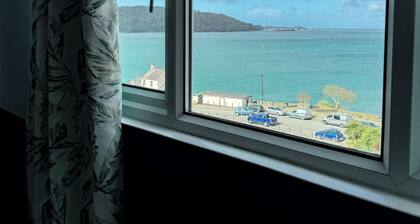Nomi Rooms and Restaurant