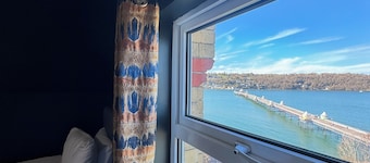 Nomi Rooms and Restaurant