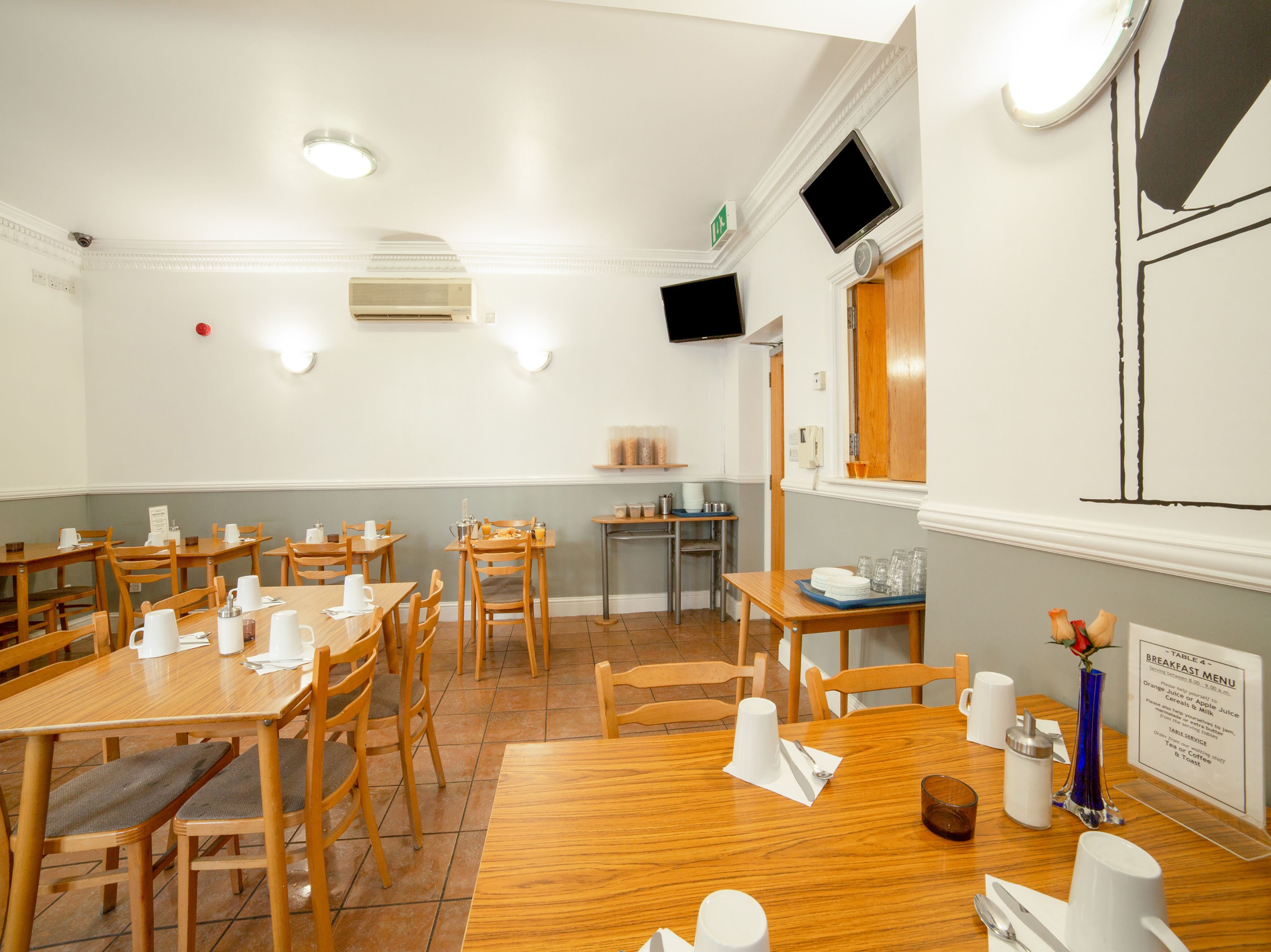 Photo - OYO Townhouse New England, London Victoria