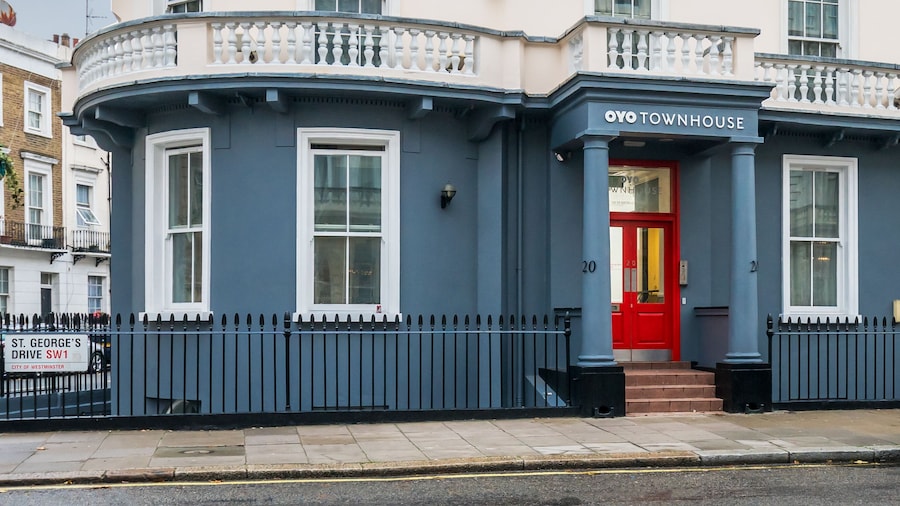 OYO Townhouse New England, London Victoria