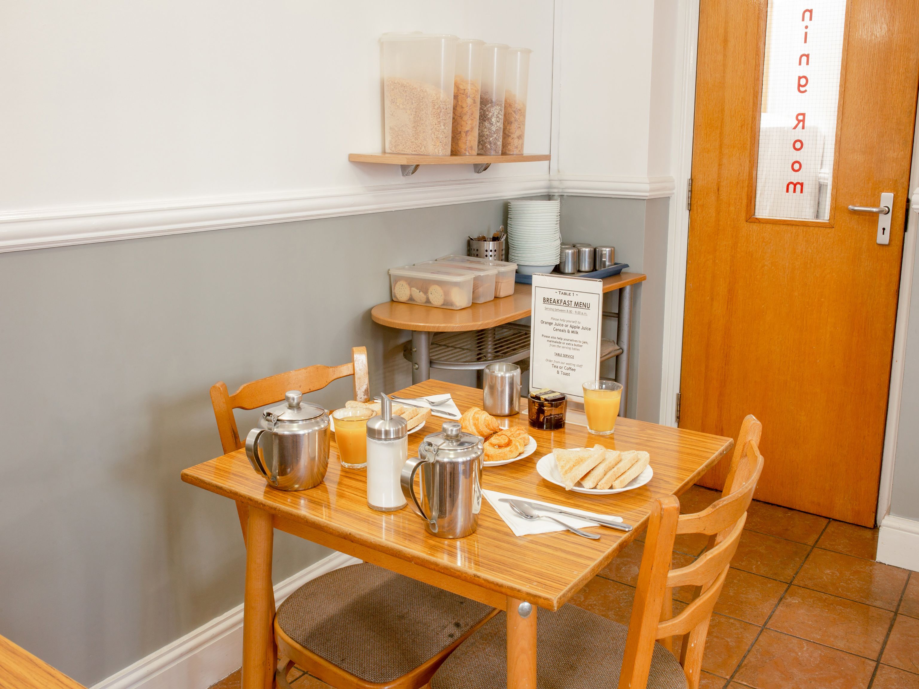 Photo - OYO Townhouse New England, London Victoria