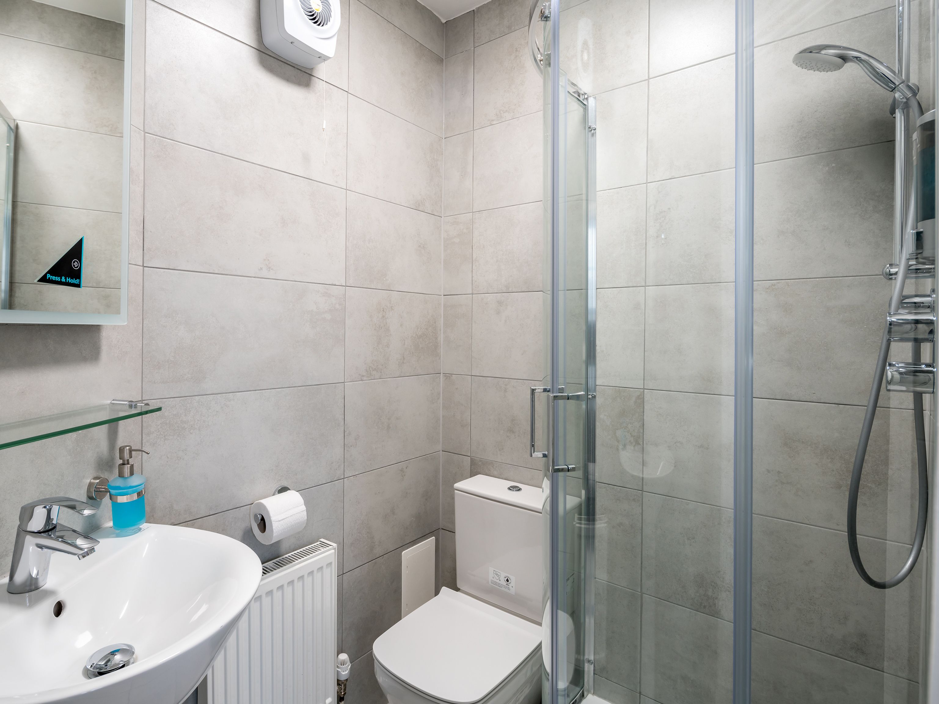 Photo - OYO Townhouse New England, London Victoria