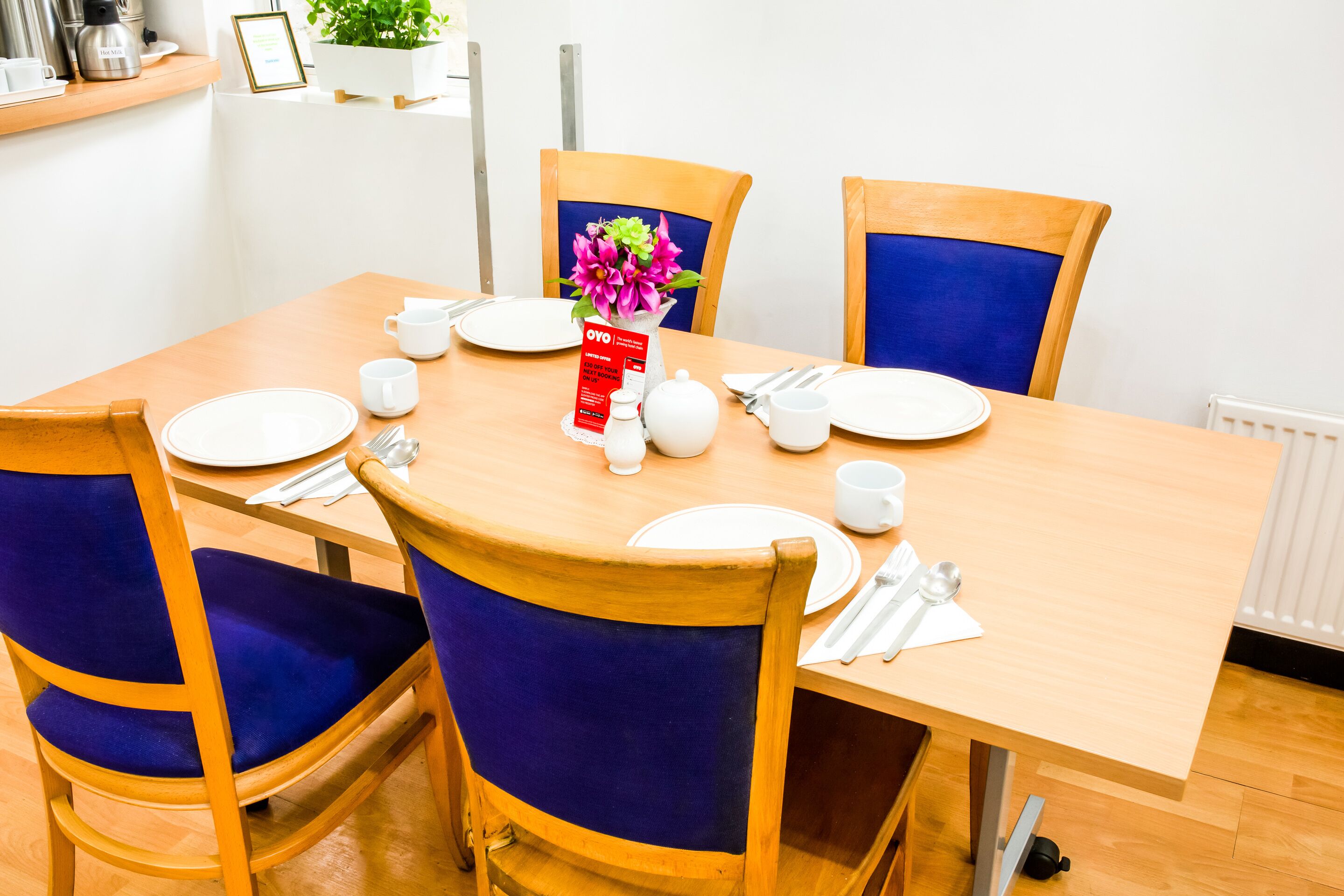 Photo - OYO Townhouse New England, London Victoria