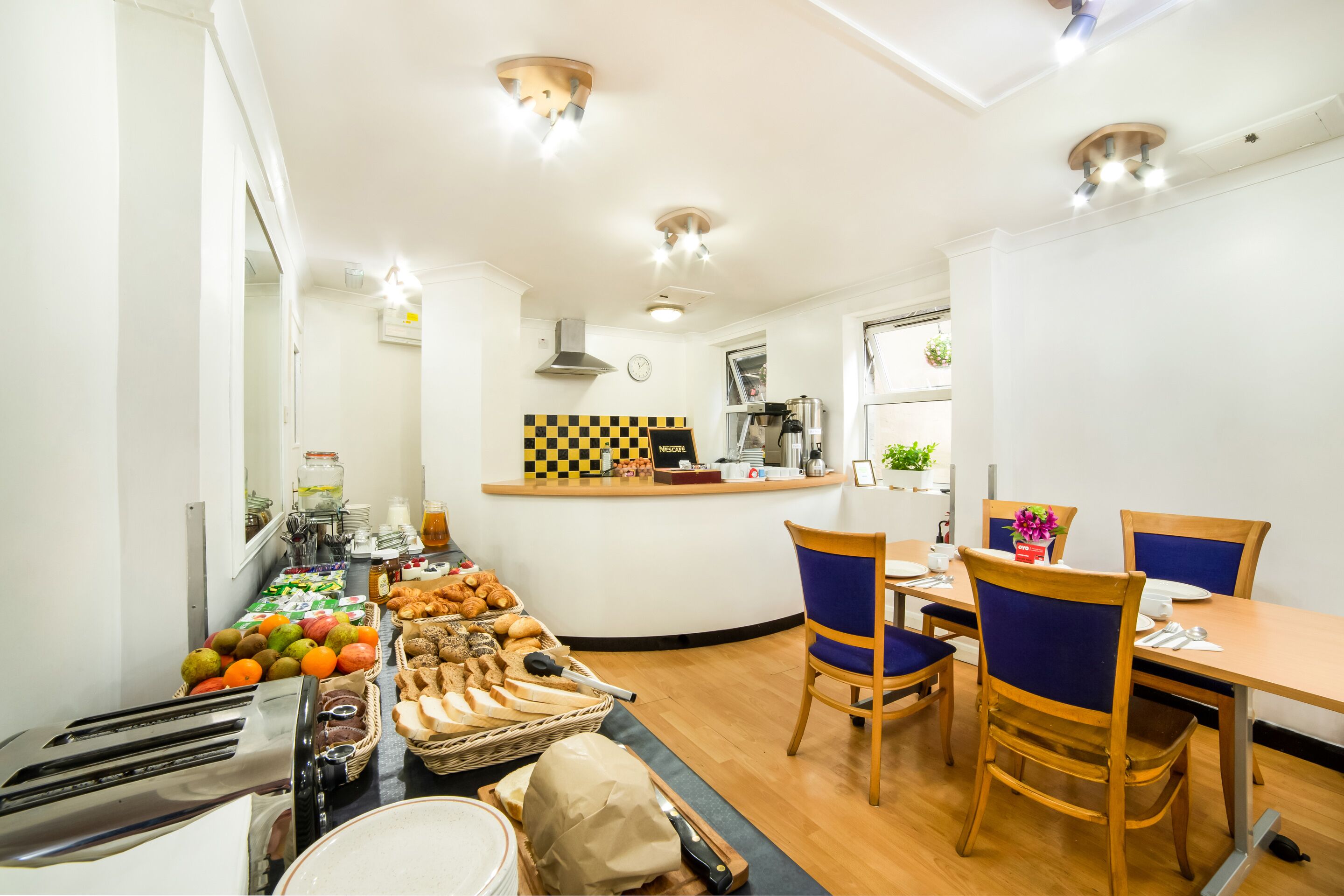 Photo - OYO Townhouse New England, London Victoria