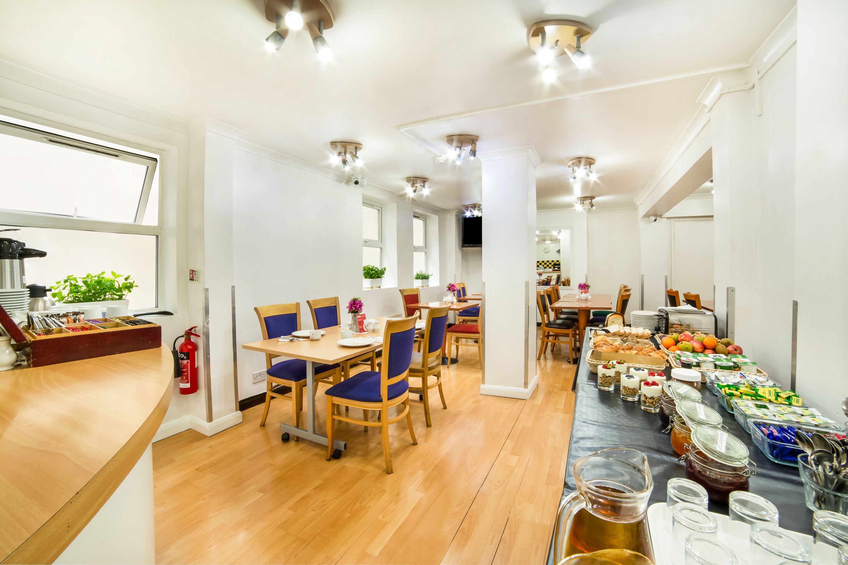 Photo - OYO Townhouse New England, London Victoria