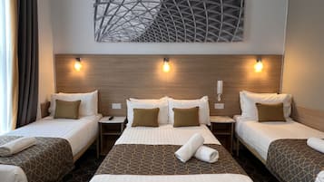 Family Room with Private Bathroom | Premium-sengetøj, Select Comfort-senge, individuelt design