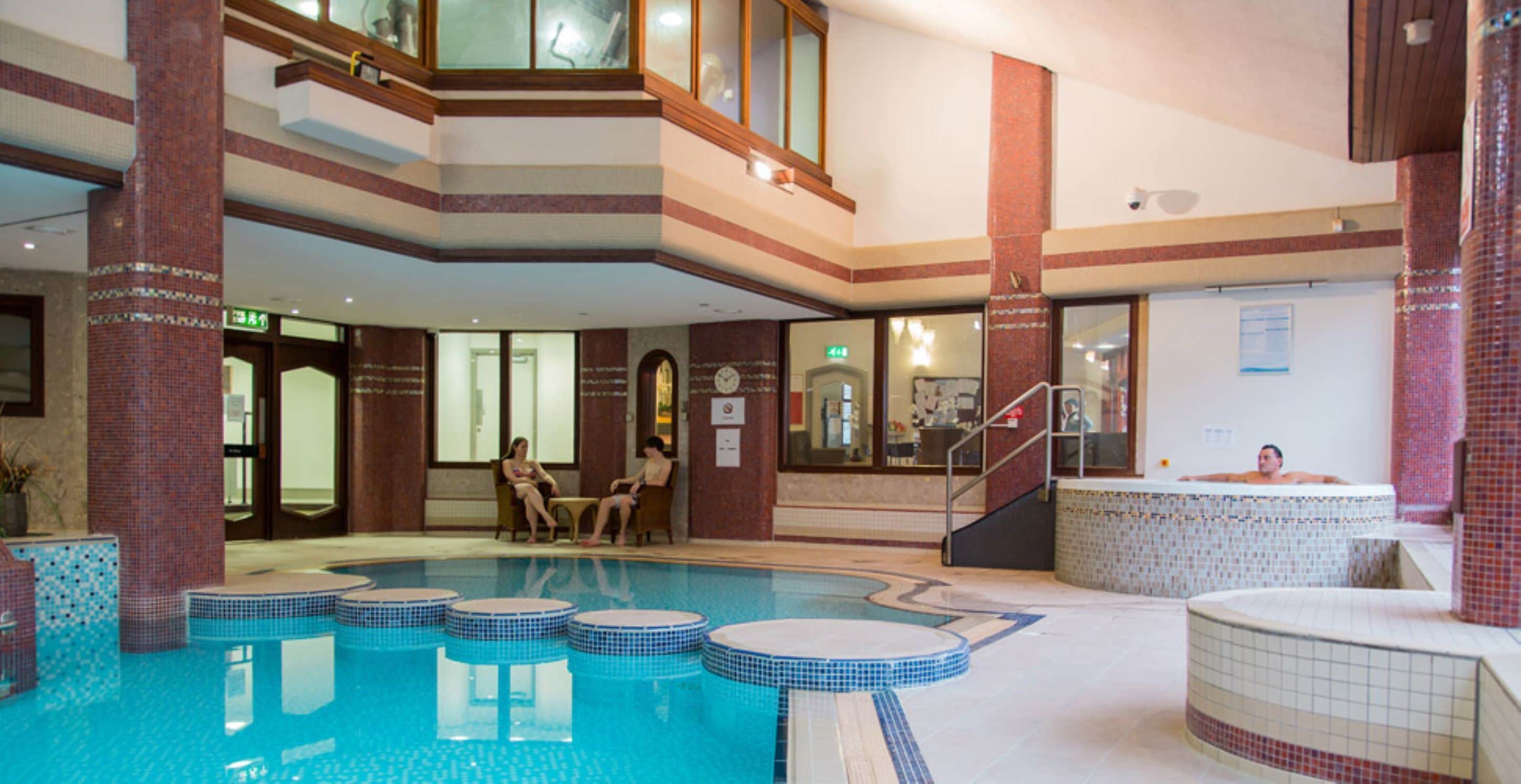 Indoor pool, sun loungers