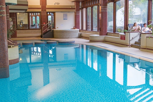 Indoor pool, pool loungers