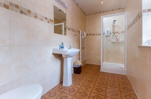 Standard Double Room, Ensuite (Double en-suite ROOM ONLY) | Bathroom
