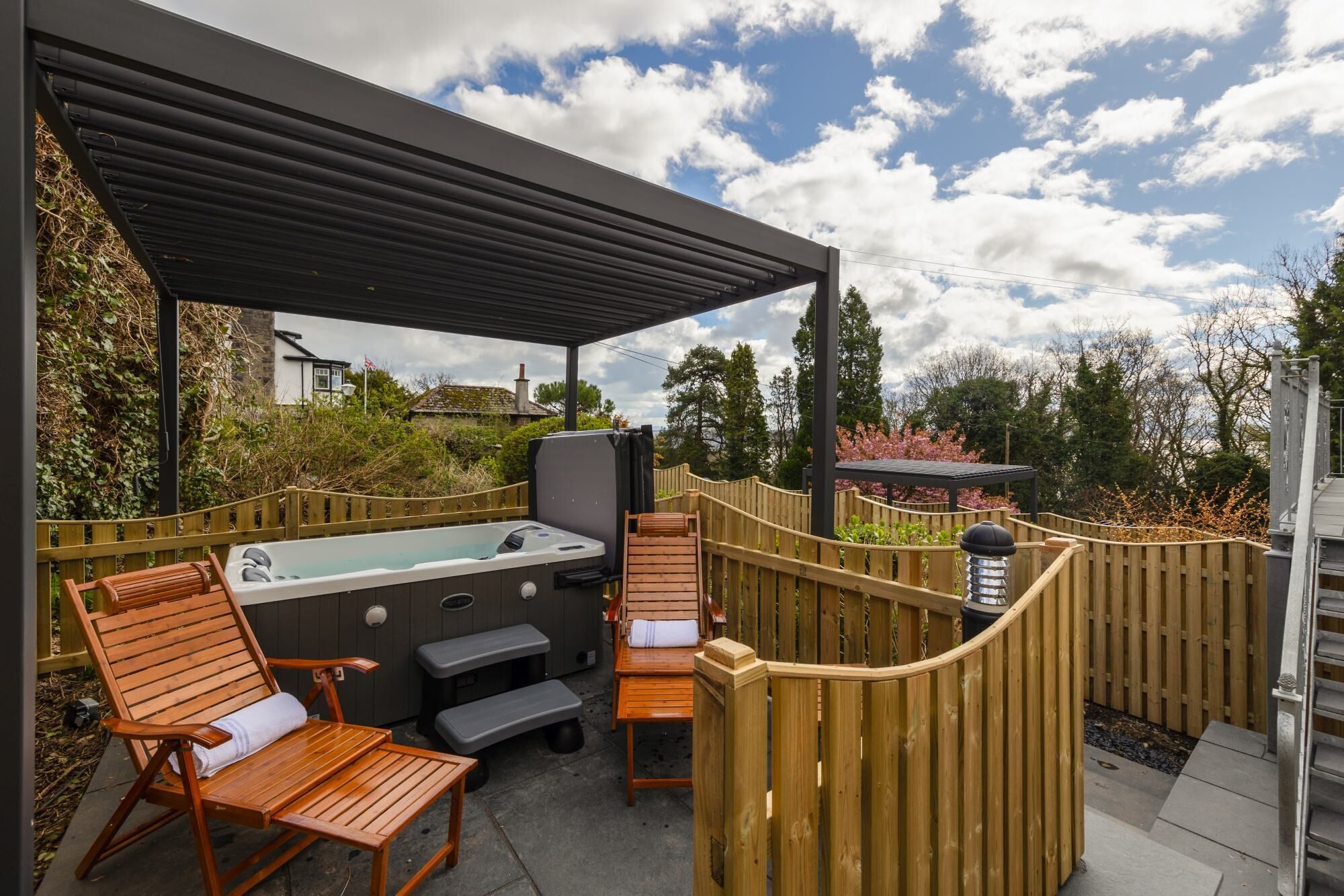 Garden Room With Hot Tub | Terrace/patio
