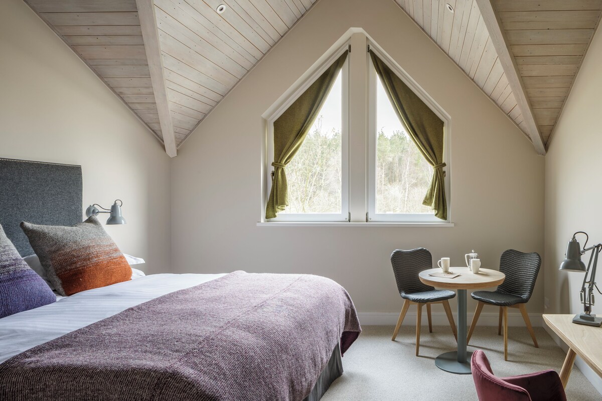 Habitación Signature doble, no fumadores | Ropa de cama de alta calidad y colchones con acolchado adicional