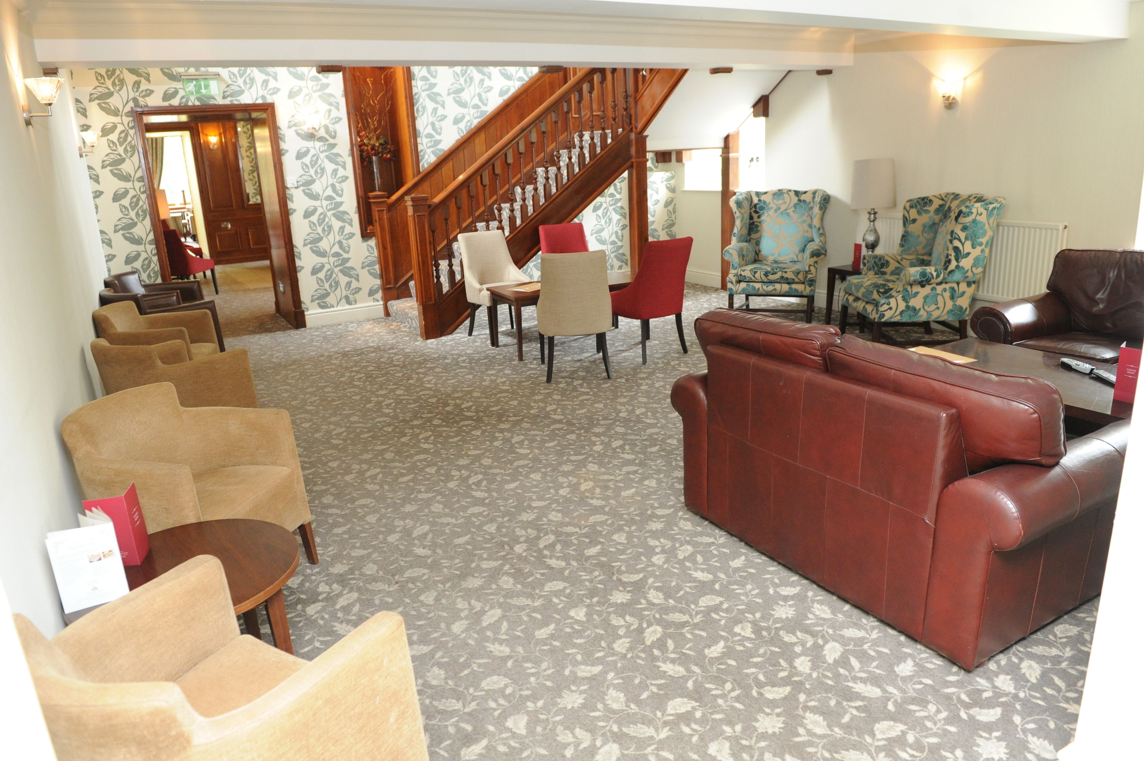 serves lunch and dinner