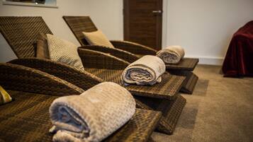 Sauna, steam room, body treatments, aromatherapy, body wraps