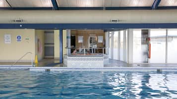 Indendørs pool