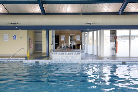 Una piscina techada