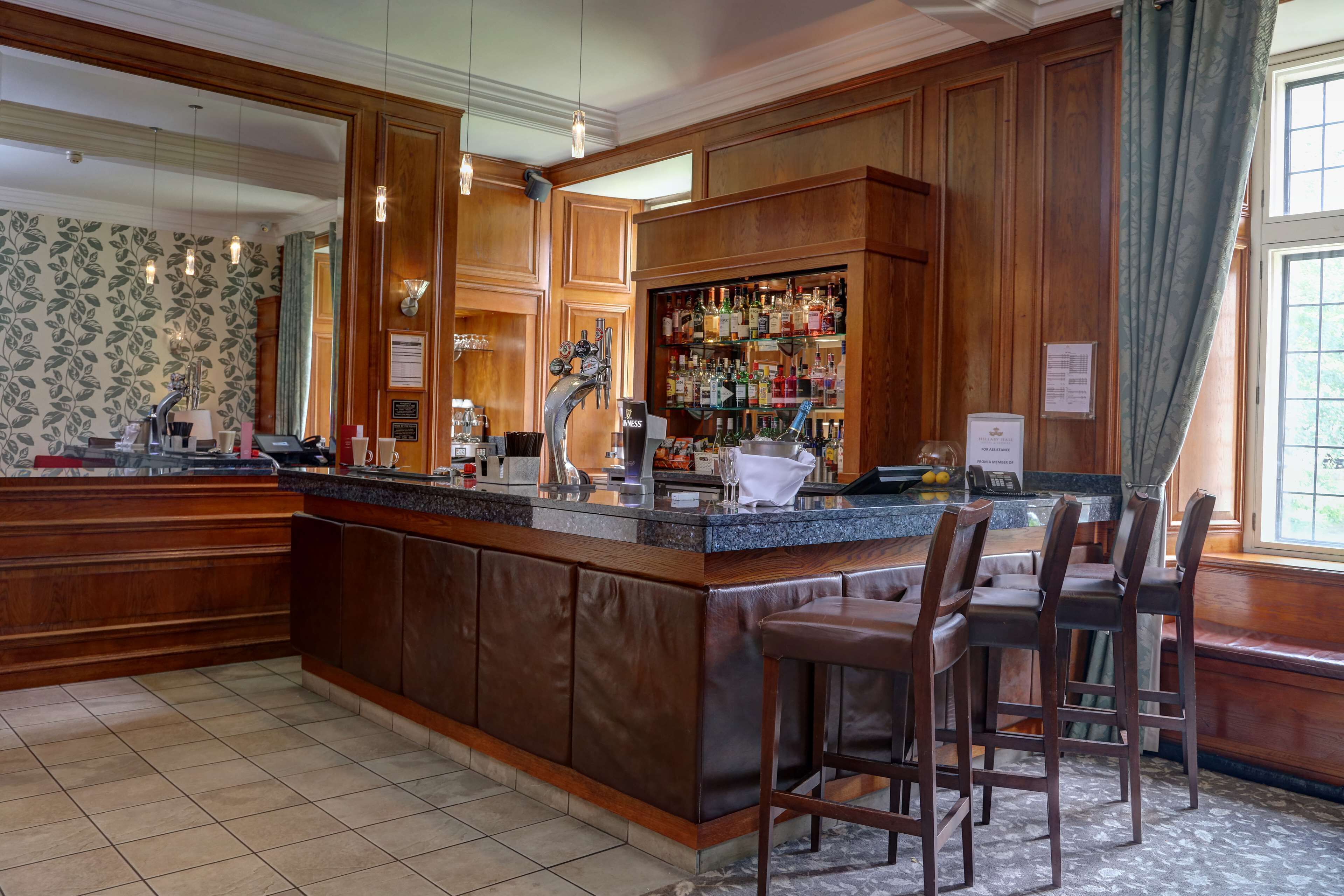 serves lunch and dinner