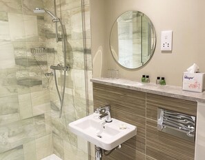 Standard Double Room, Sea View | Bathroom | Free toiletries, hair dryer, towels
