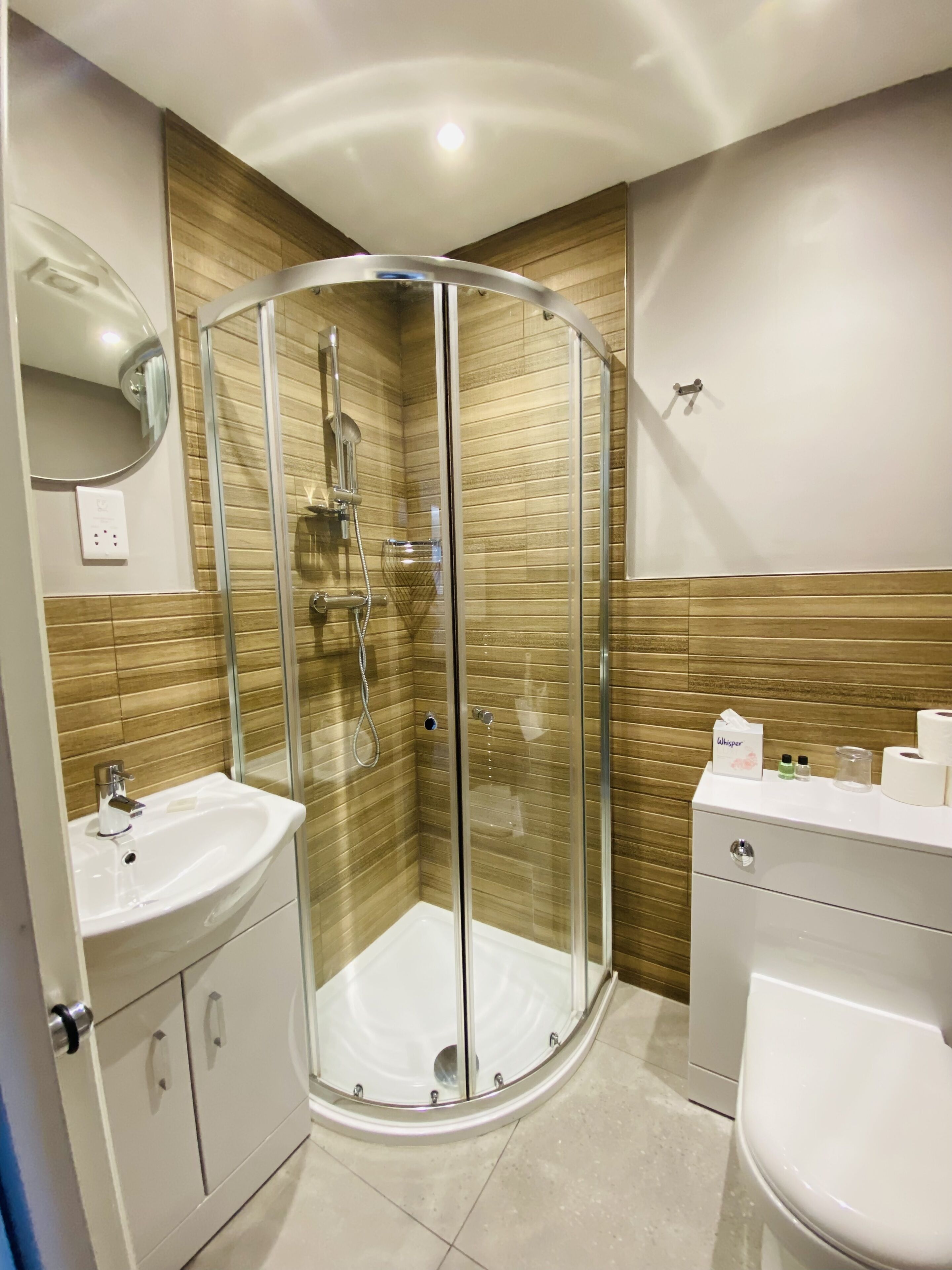 single room, 1 large single bed | bathroom | free toiletries, hair dryer, towels