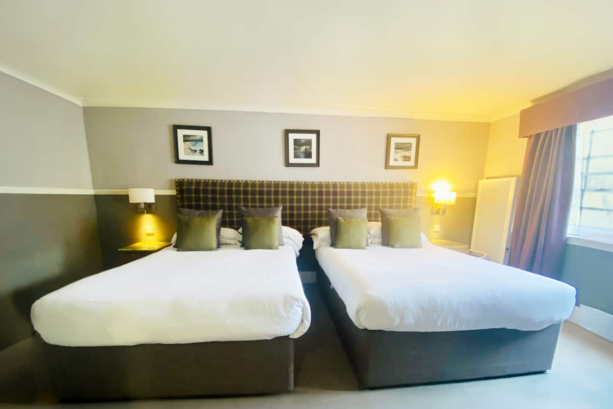 family quadruple room | 1 bedroom, individually decorated, individually furnished, desk