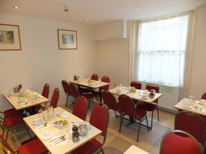 Restaurant - Carlton Hotel (London)