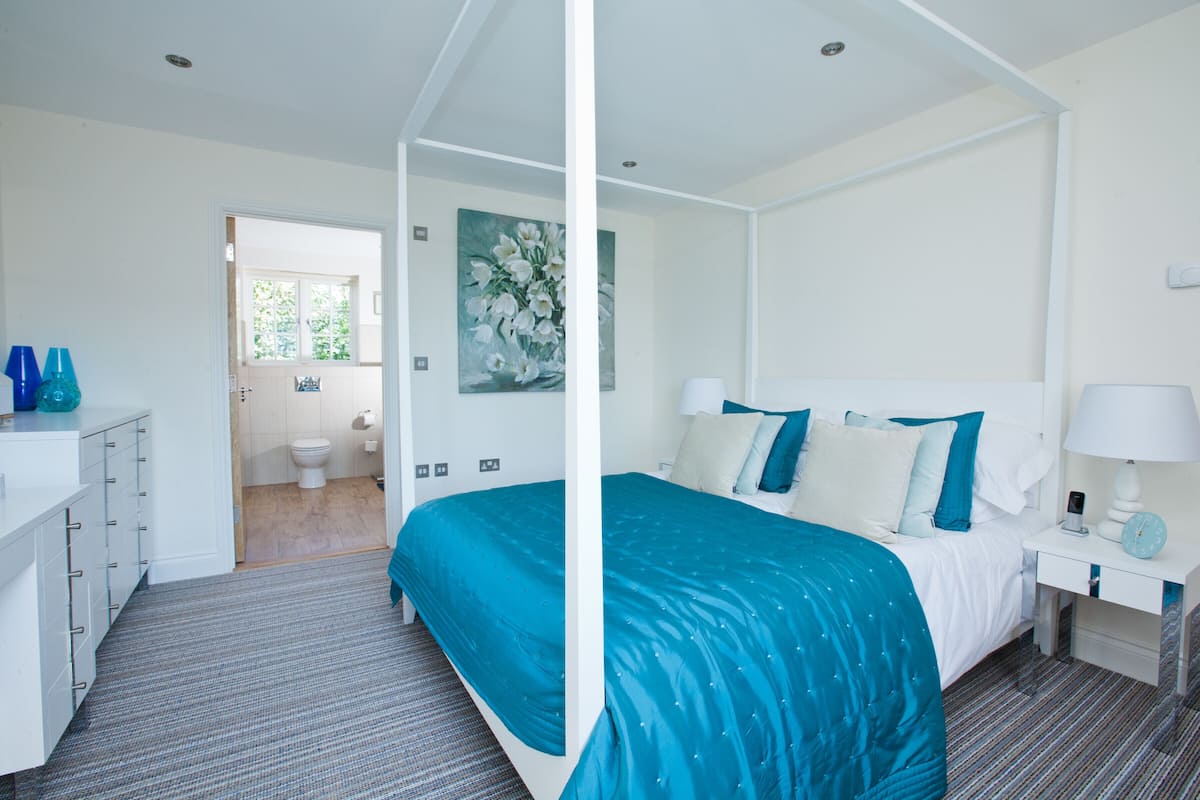 Cottage, 3 Bedrooms (Self Catering) | Egyptian cotton sheets, premium bedding, in-room safe, desk