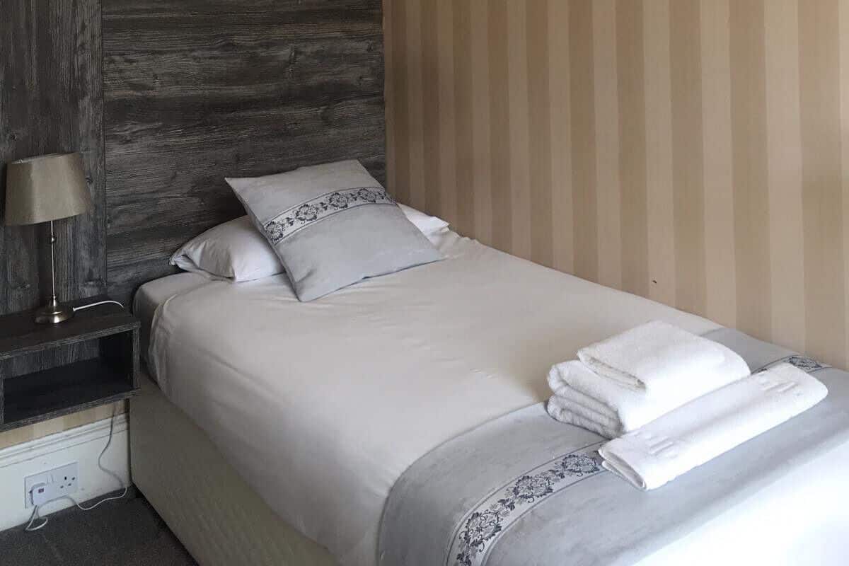 Einzelzimmer, Gemeinschaftsbad (Room 6)