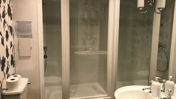 Single Room, Shared Bathroom (Room 6) | Bathroom | Towels