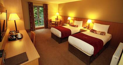 Belmore Court & Motel