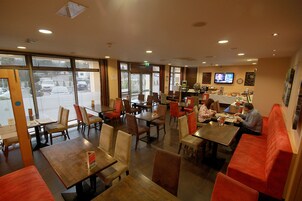 Buffet breakfast on weekends (GBP 15 per person)