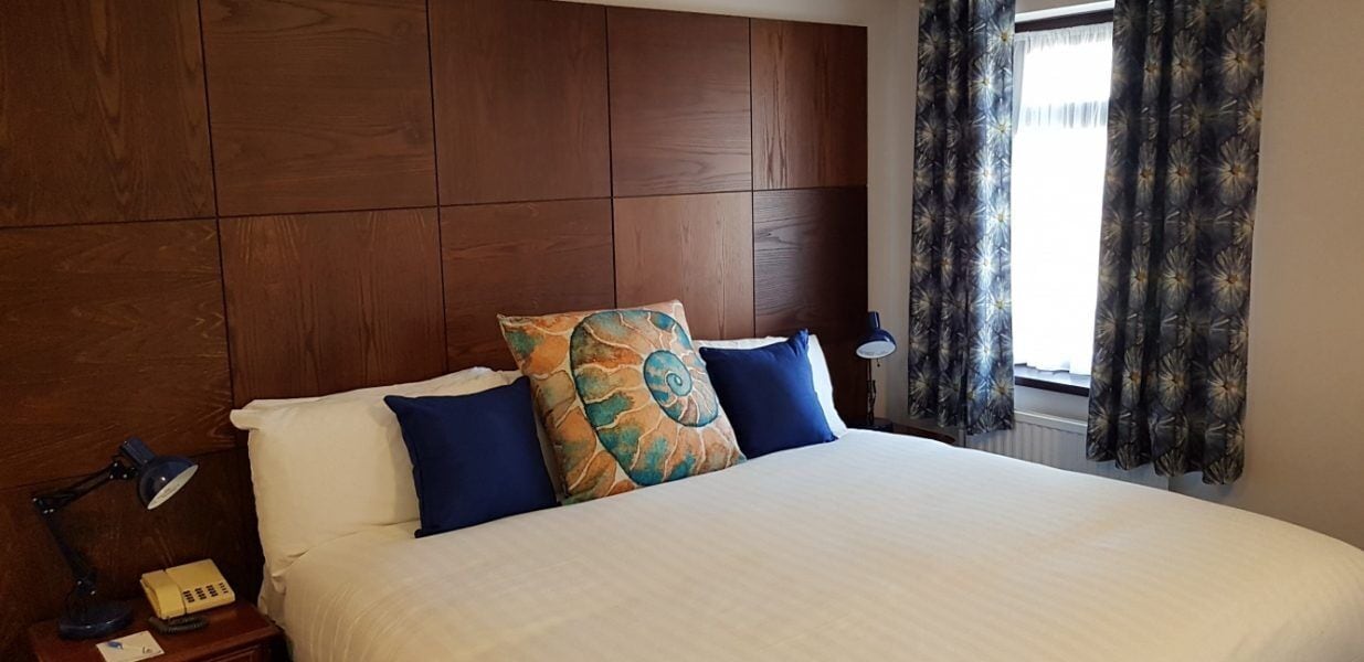 Spacious Double Room | Free WiFi, bed sheets