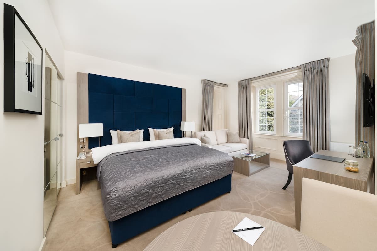 1 bedroom, premium bedding, in-room safe, laptop workspace