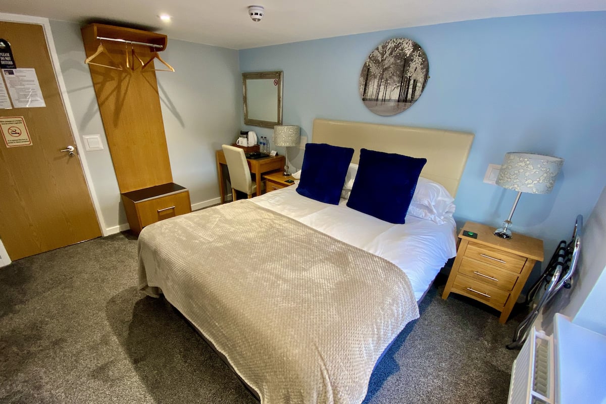 Standard Double Room | Premium bedding, desk, rollaway beds, free WiFi