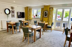 Breakfast area - The Ferryboat (Goodwick)