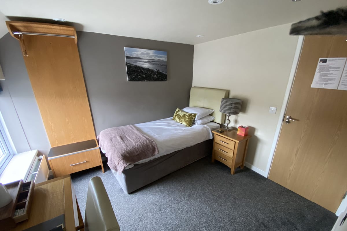 Standard Single Room | Premium bedding, desk, rollaway beds, free WiFi