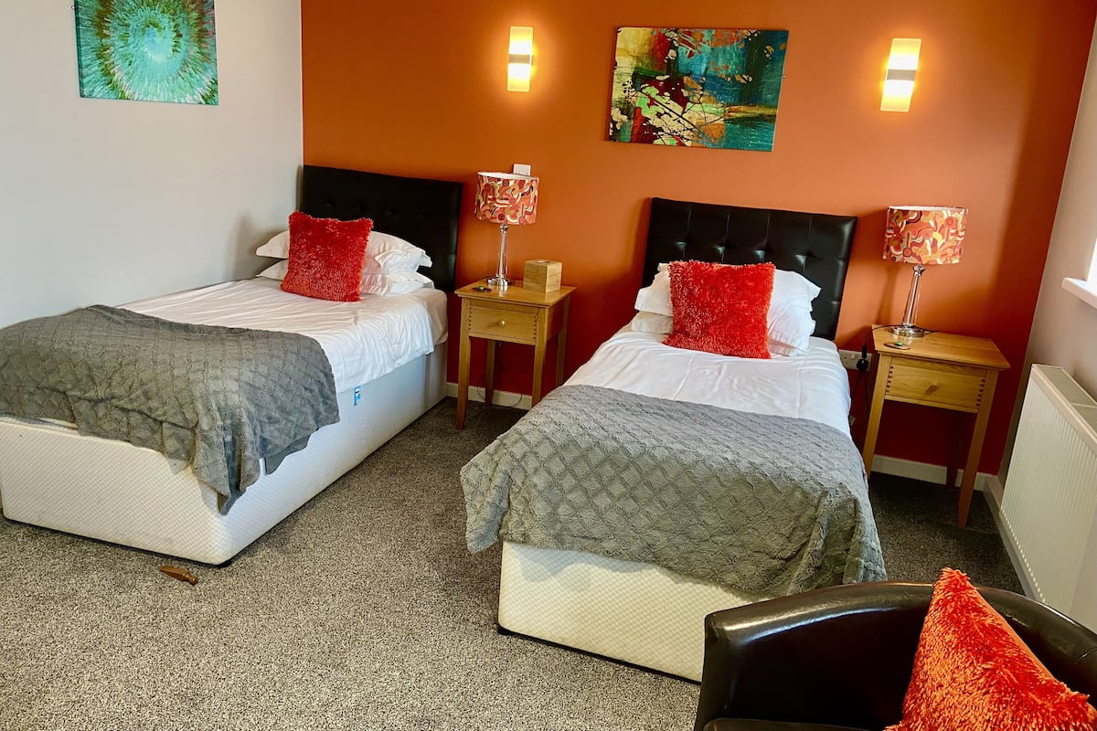 Standard Twin Room, 2 Twin Beds, Accessible | Premium bedding, desk, rollaway beds, free WiFi