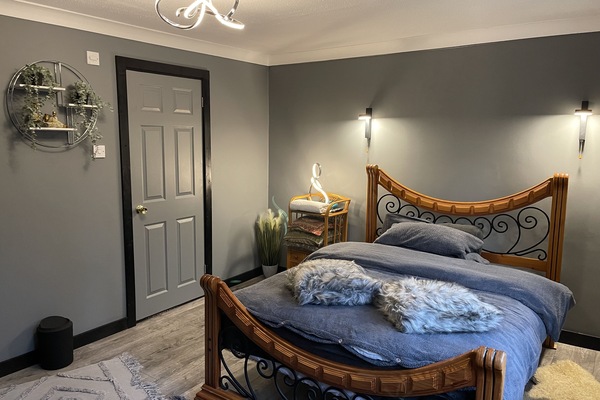 Comfort Double Room, Private Bathroom | Memory foam beds, iron/ironing board, free WiFi, bed sheets