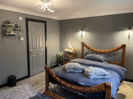 Colchones con efecto memoria y tabla de planchar con plancha