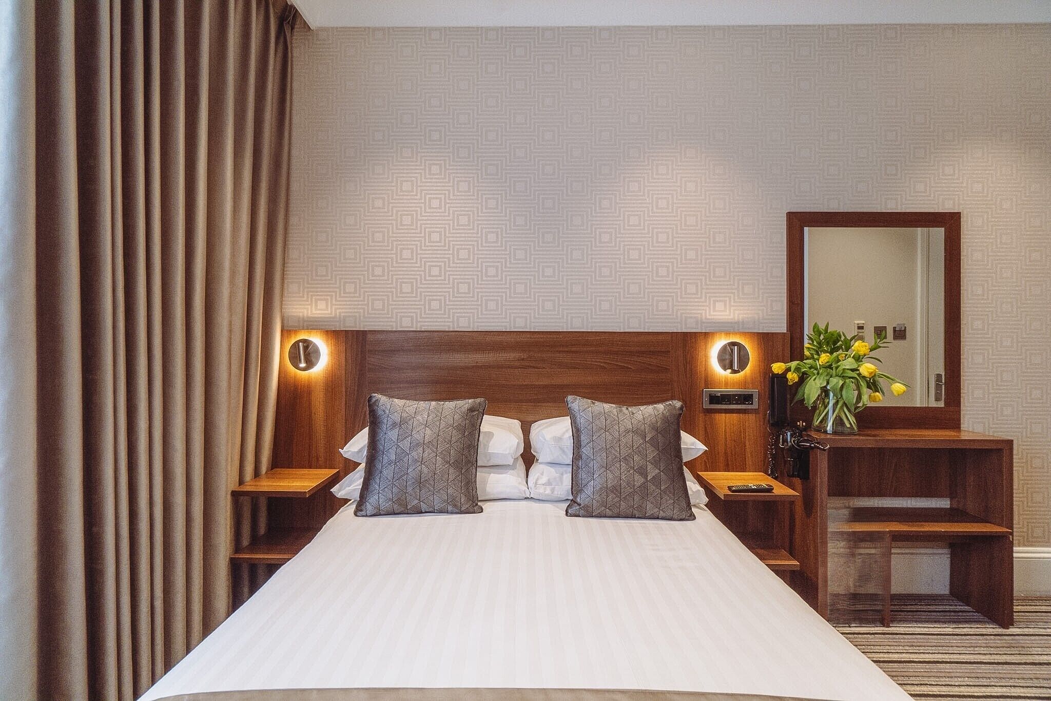 Photo - London House Hotel