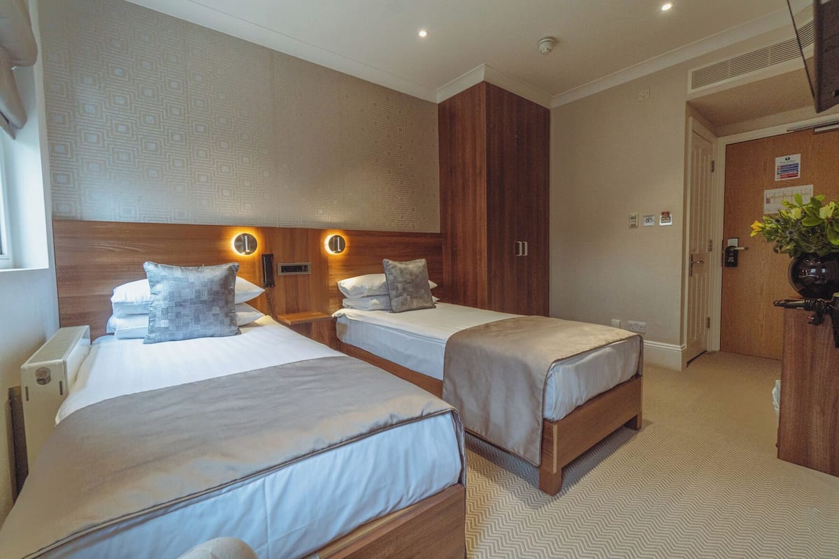 Minibar, in-room safe, iron/ironing board (on request), WiFi (free)