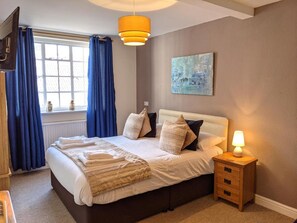 Standard Double Room | Iron/ironing board, WiFi, bed sheets